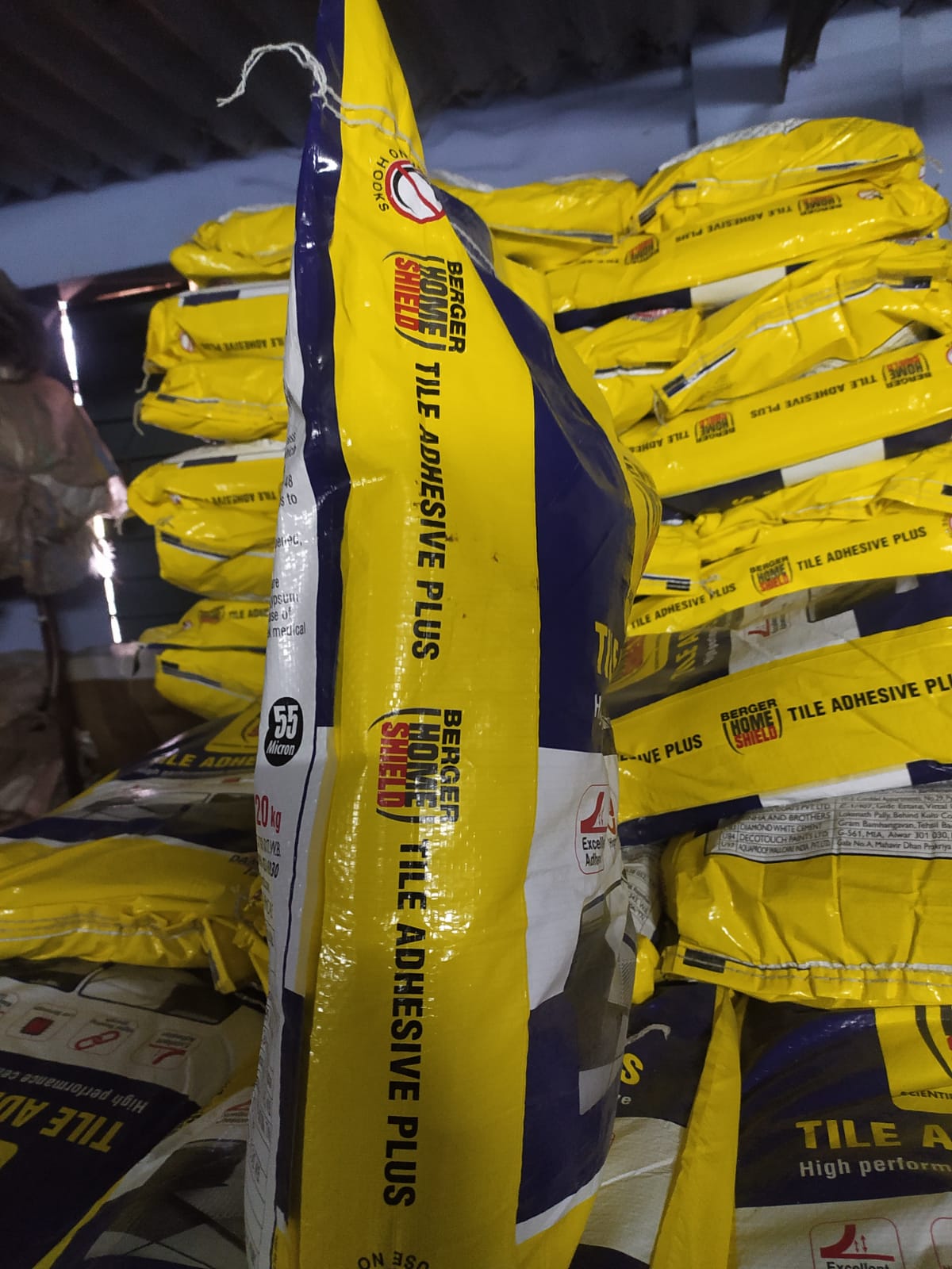 BERGER-HS TILE ADHESIVE PLUS (20KG)