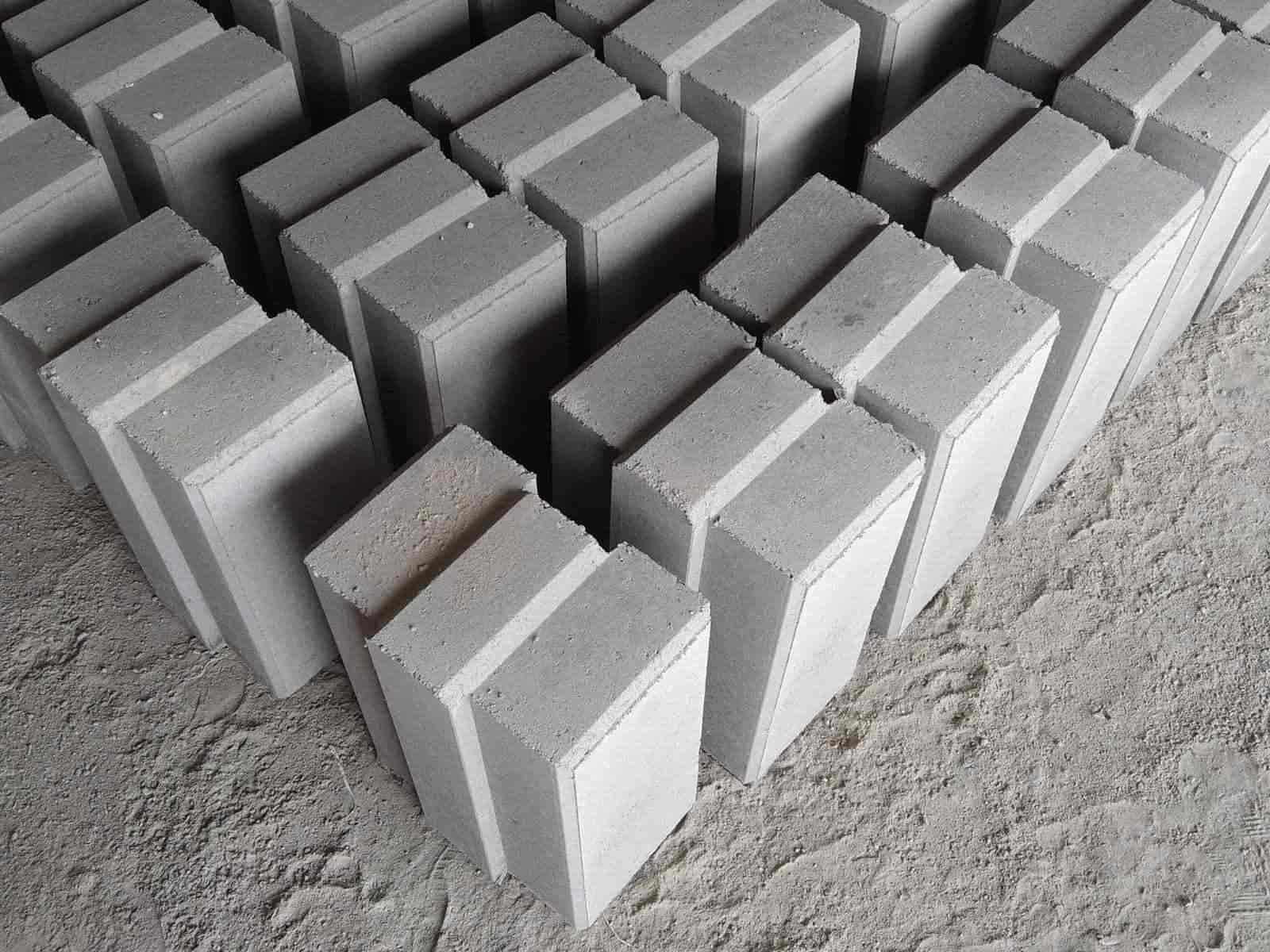 Cement Interlock 8 inch Bricks